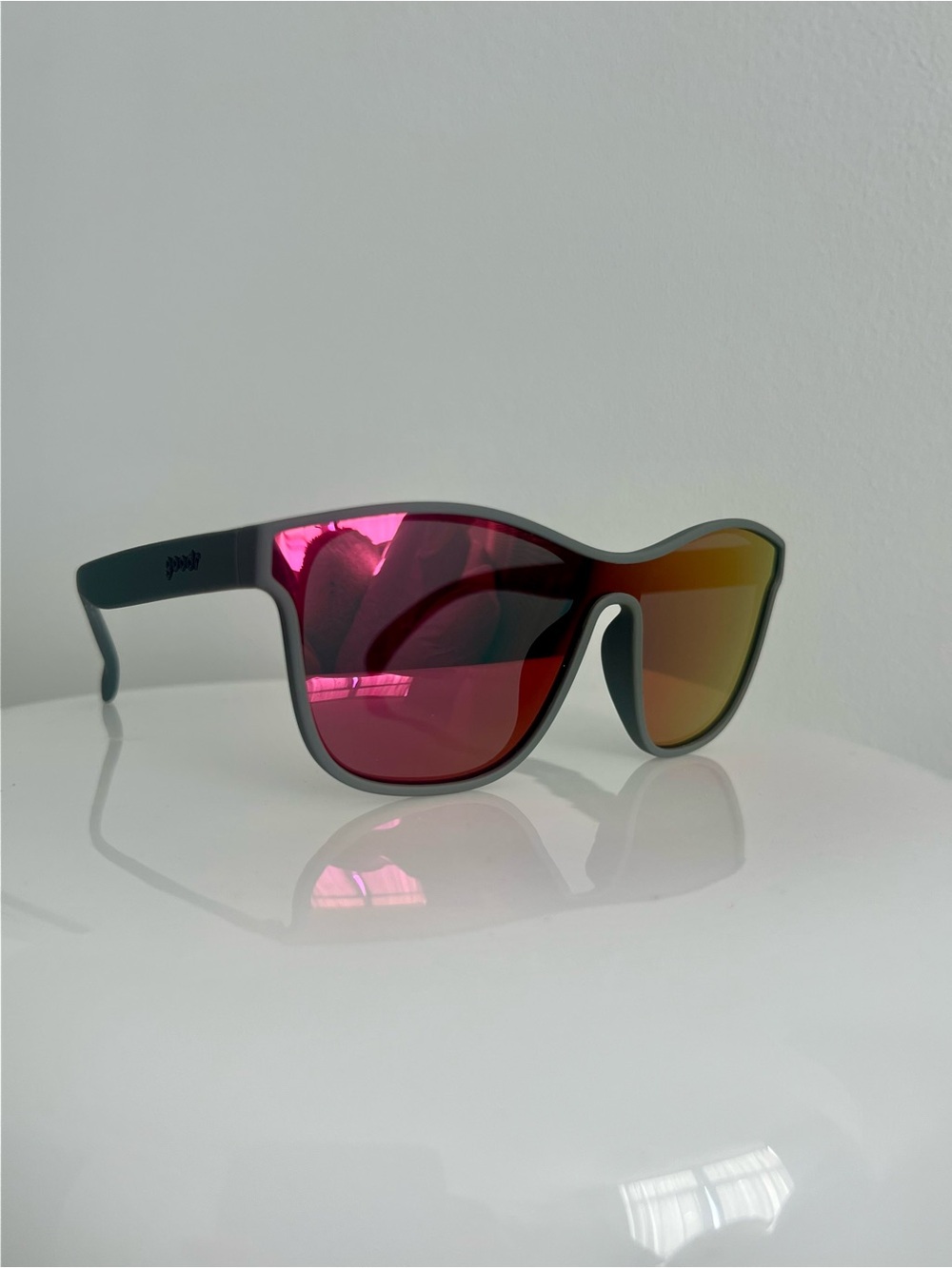 NWT Goodr Voight-Kampff Vision Polarized Running Sunglasses Pink Mirror - Picture 3 of 6